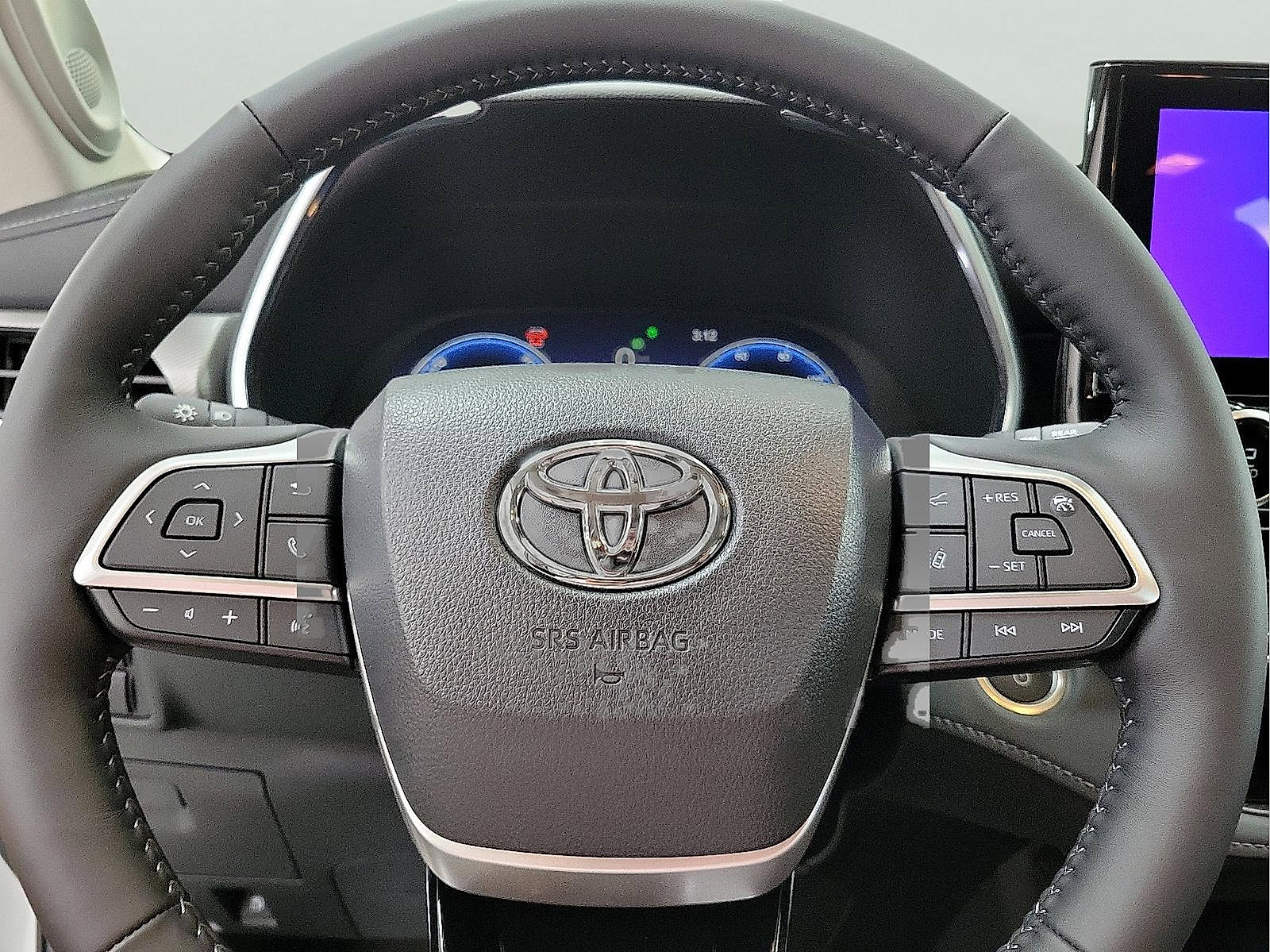 2025 Toyota Highlander Hybrid Platinum photo 11