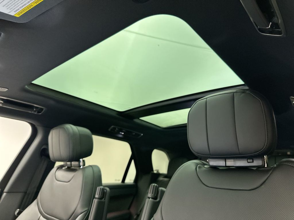 2025 Land Rover Range Rover Sport SE photo 10