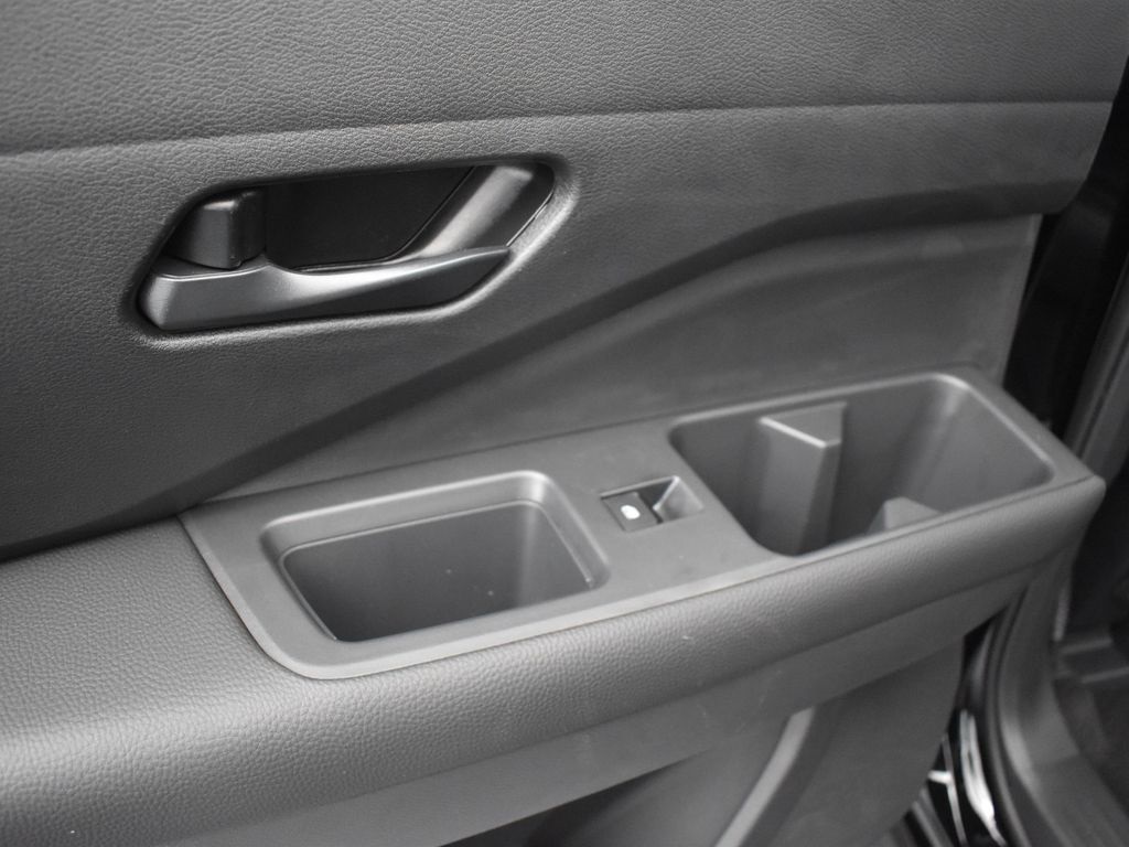 2025 Nissan Pathfinder Rock Creek photo 15