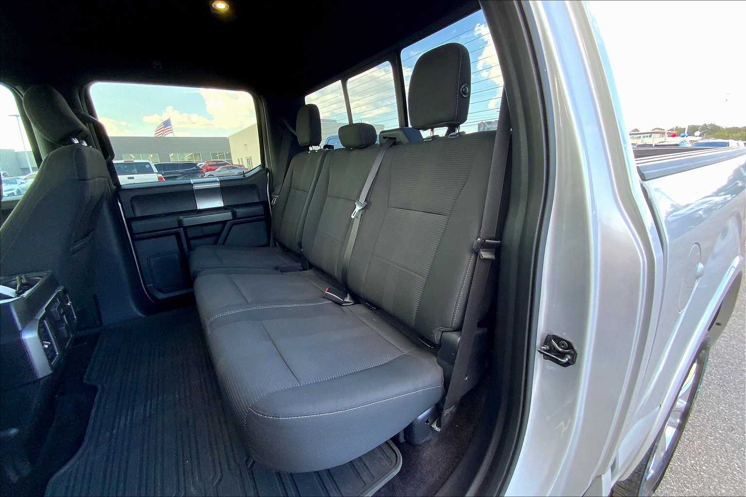2015 Ford F-150 XLT photo 19