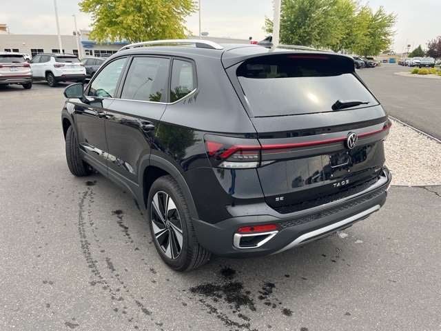 2025 Volkswagen Taos SE photo 2