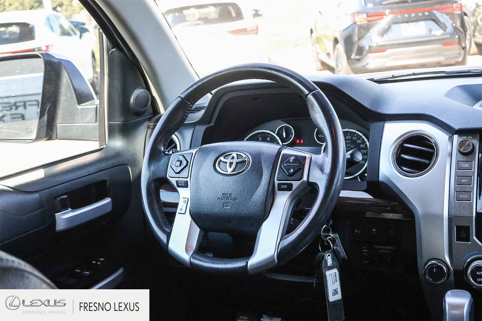 2016 Toyota Tundra Limited CrewMax photo 17