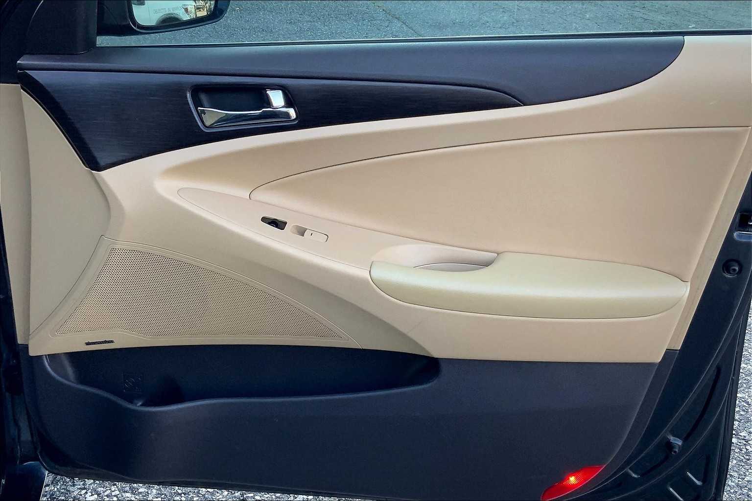 2011 Hyundai Sonata photo 22