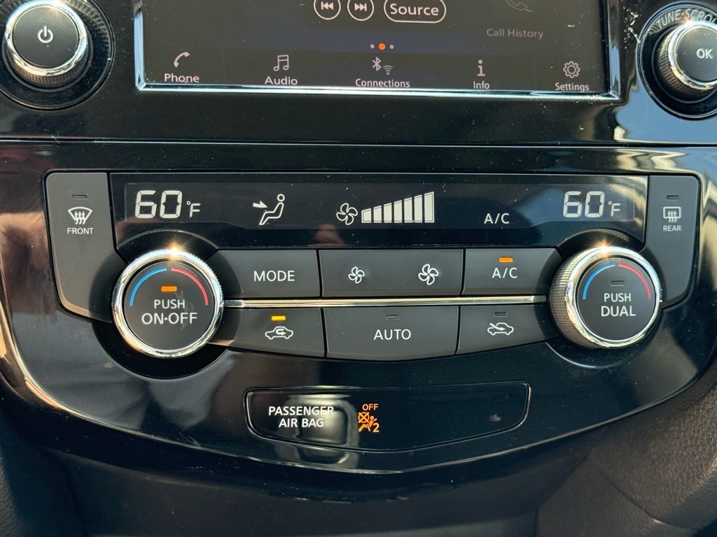 2020 Nissan Rogue SV photo 22