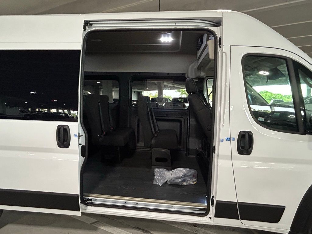 2023 Ram ProMaster 2500 Window Van photo 16