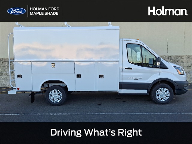 2025 Ford Transit Cutaway Base's photo