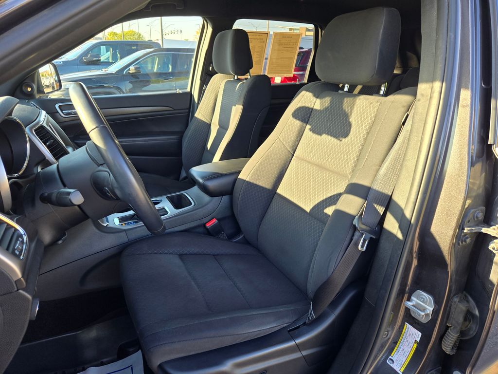 2018 Jeep Grand Cherokee Laredo photo 13