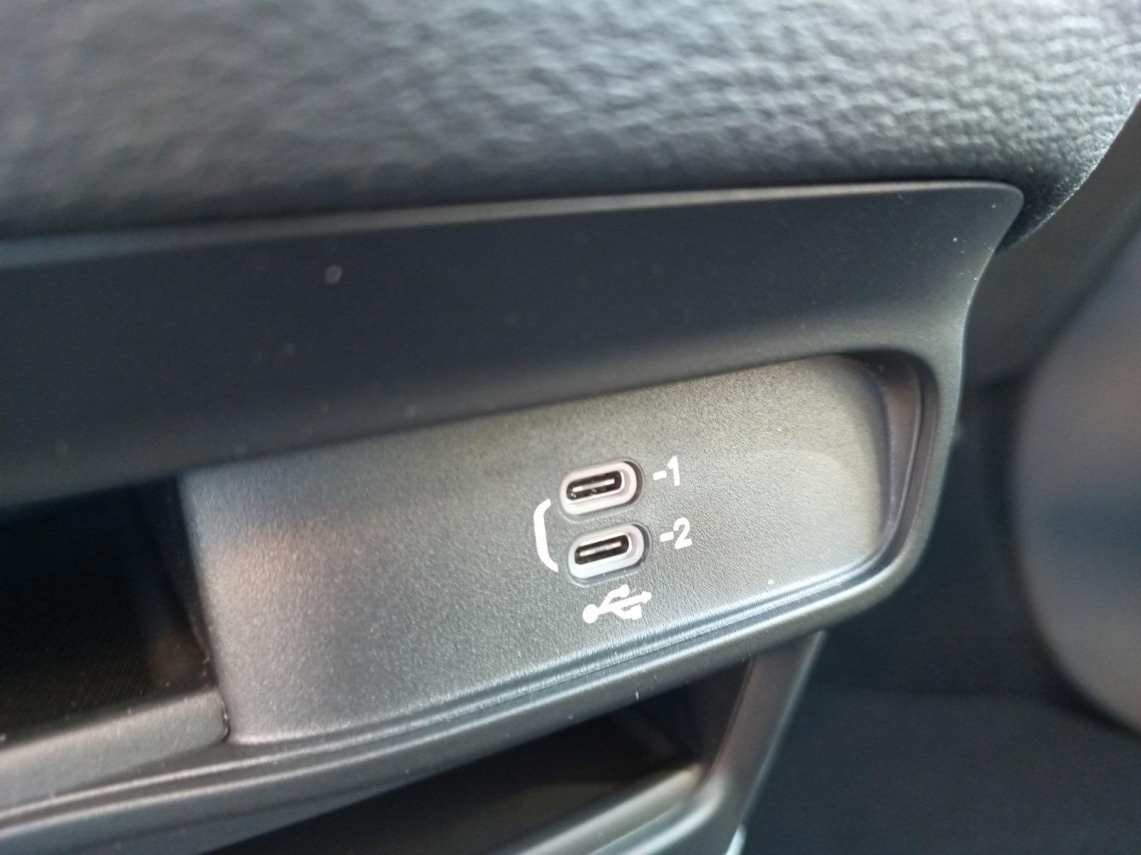 2026 Chrysler Pacifica photo 18