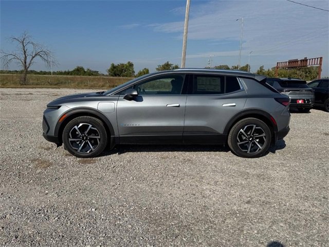 2026 Chevrolet Equinox EV 1LT photo 2