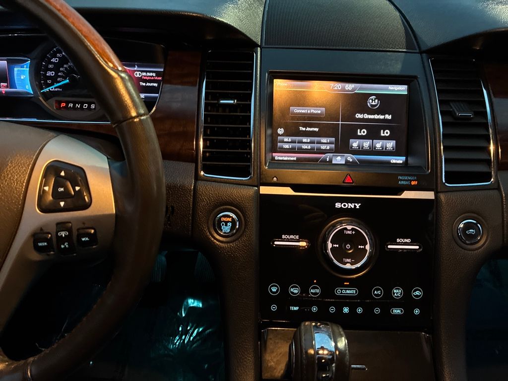2013 Ford Taurus Limited photo 17