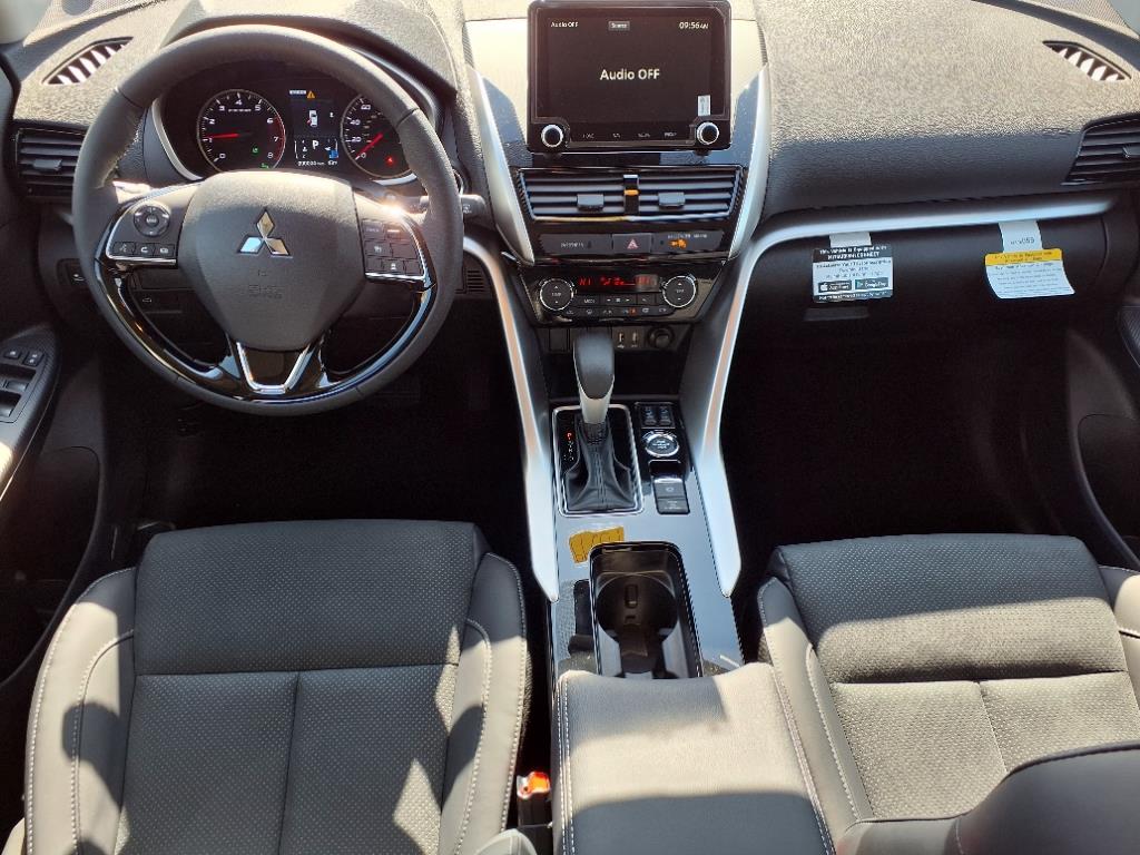 2025 Mitsubishi Eclipse Cross SE photo 4