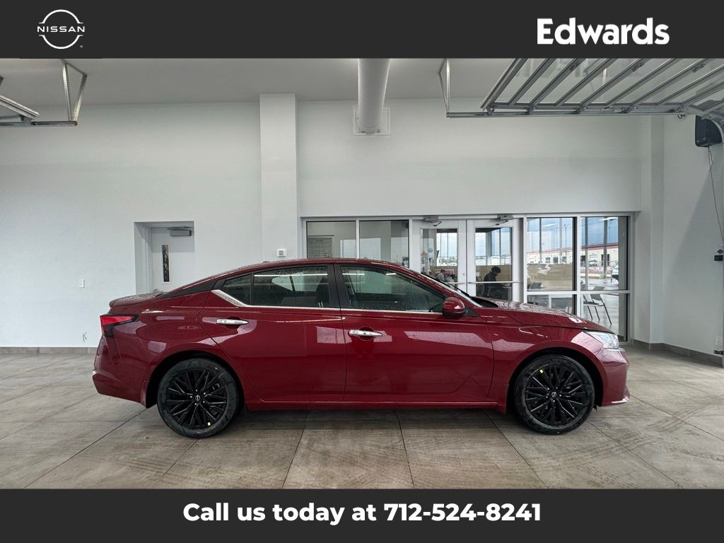 2025 Nissan Altima SV's photo