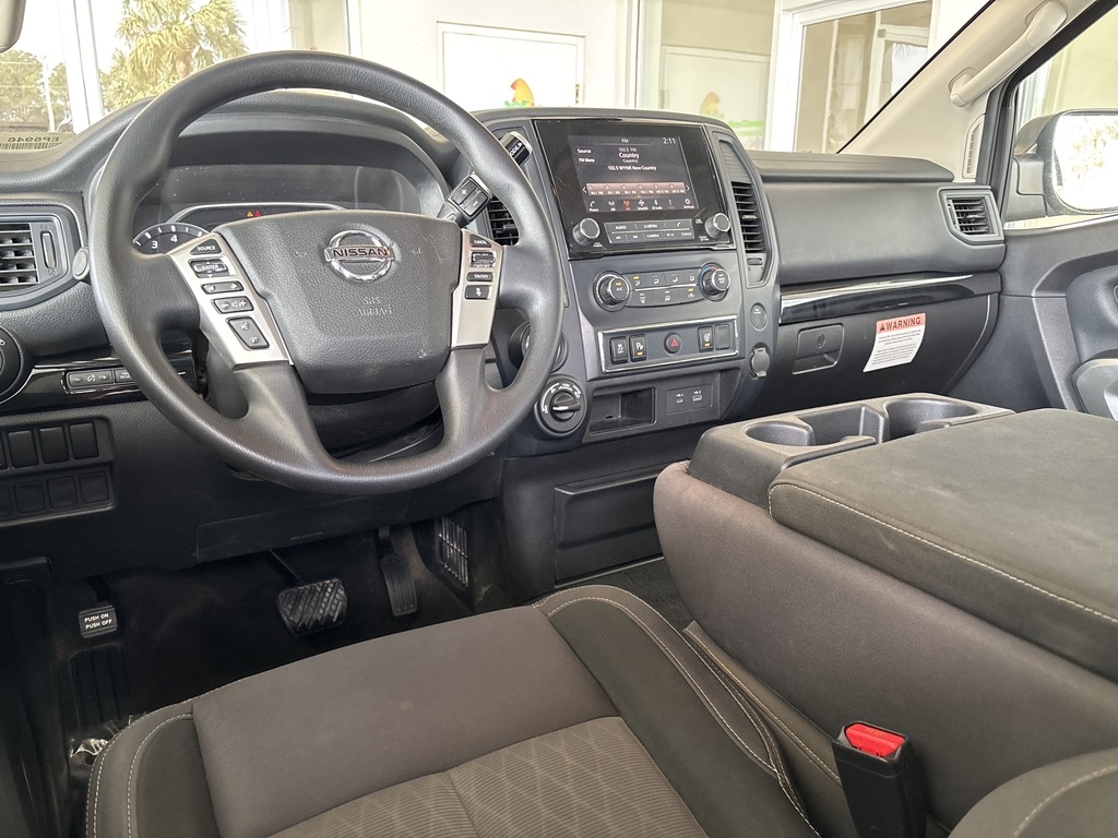 2022 Nissan Titan SV photo 15