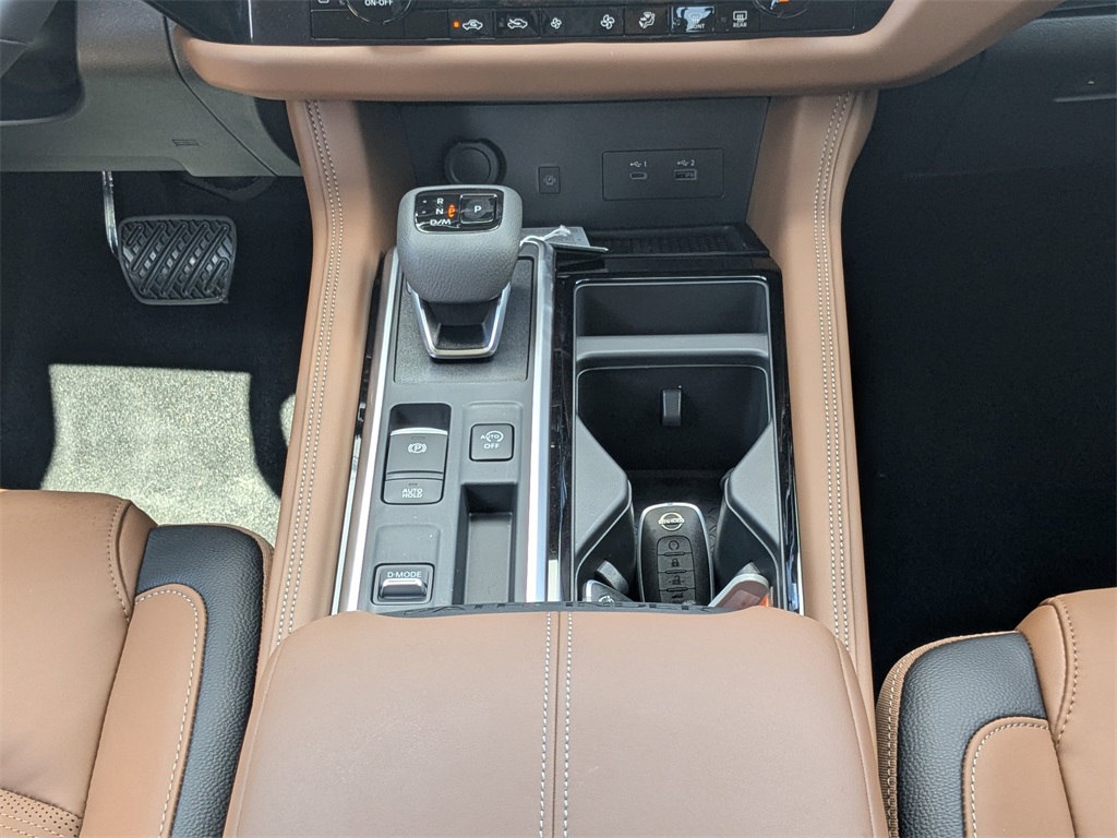2025 Nissan Pathfinder Platinum photo 18