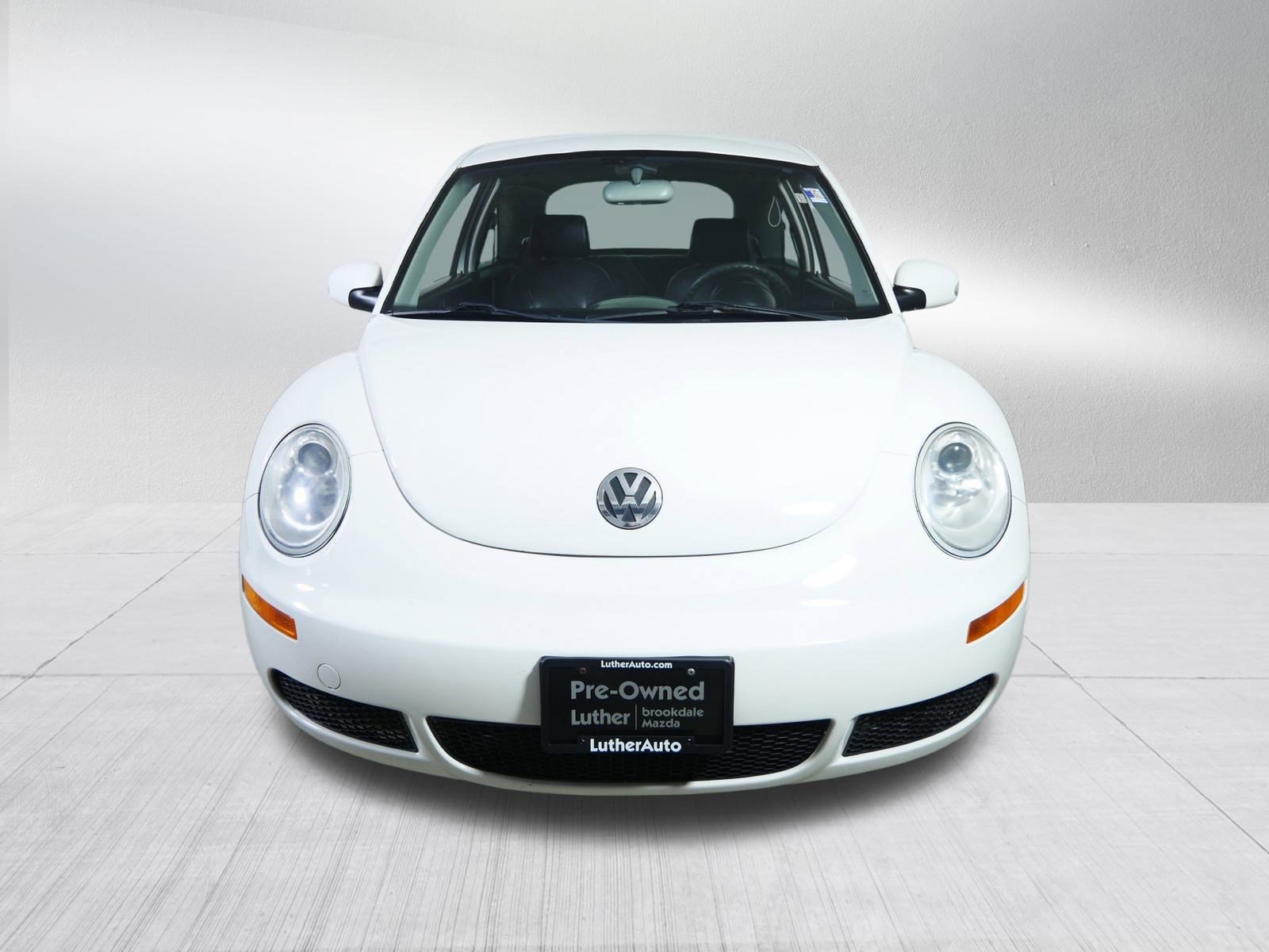 2010 Volkswagen Beetle photo 2