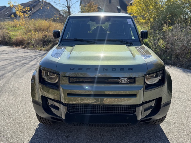 2026 Land Rover Defender 110 S photo 3