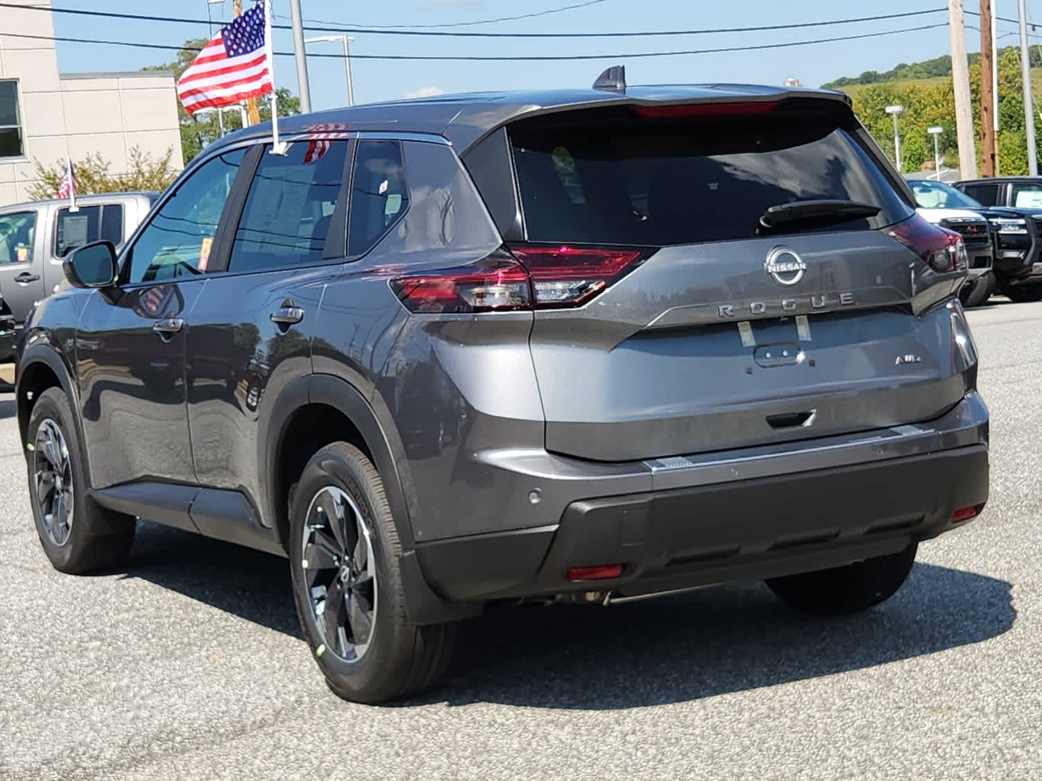 2026 Nissan Rogue SV AWD photo 4