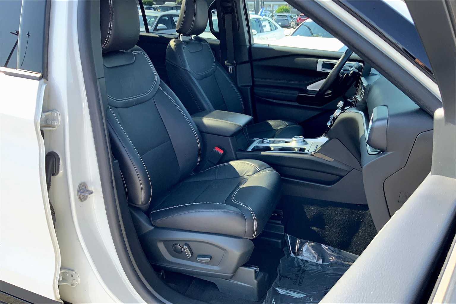 2023 Ford Explorer ST photo 7