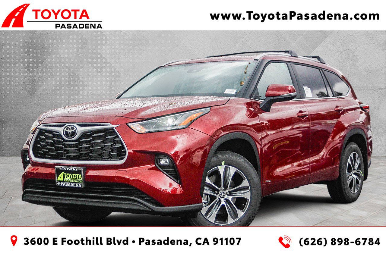 2026 Toyota Highlander XLE's photo