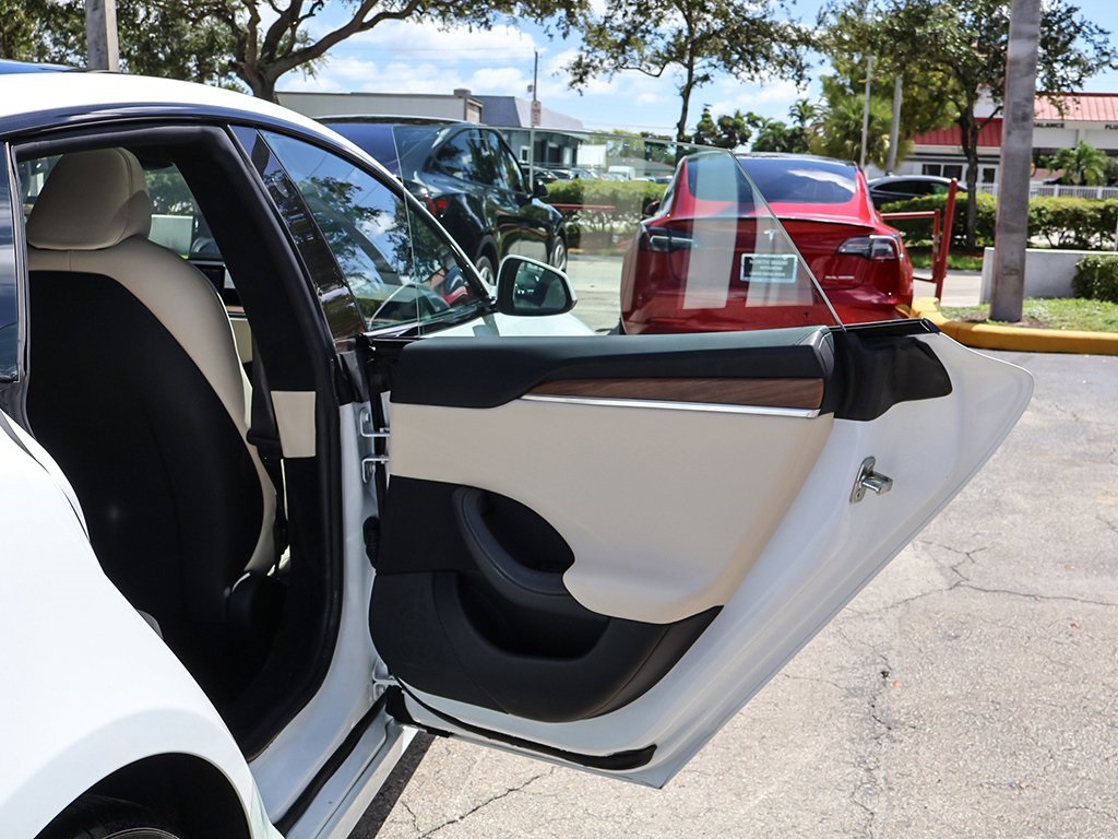 2022 Tesla Model S photo 21