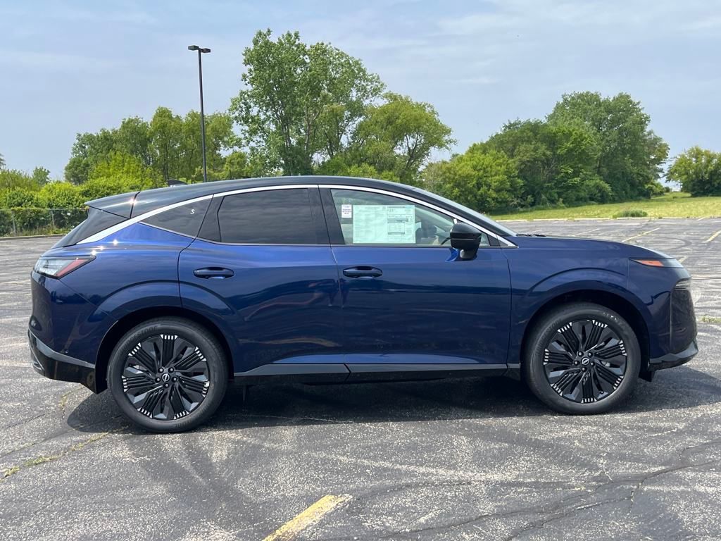 2025 Nissan Murano Platinum photo 2
