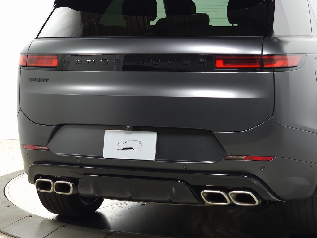 2025 Land Rover Range Rover Sport SE photo 5