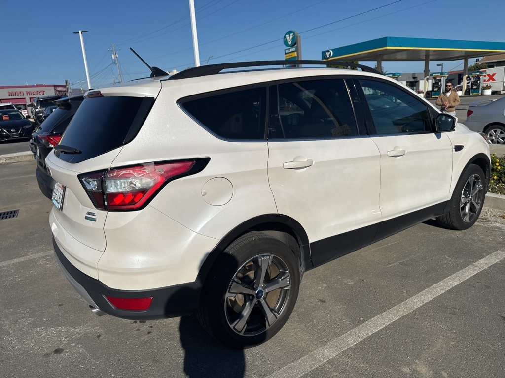 2018 Ford Escape SEL photo 4