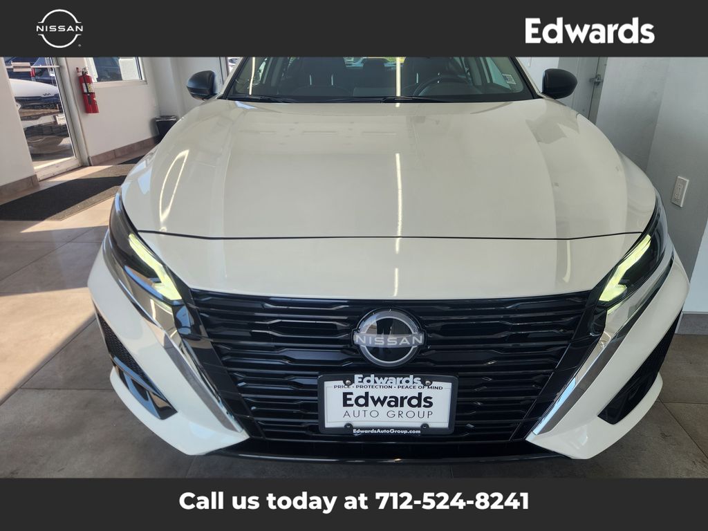 2025 Nissan Altima SV Special Edition photo 3