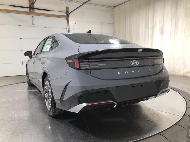 2025 Hyundai Sonata Hybrid SEL photo 5