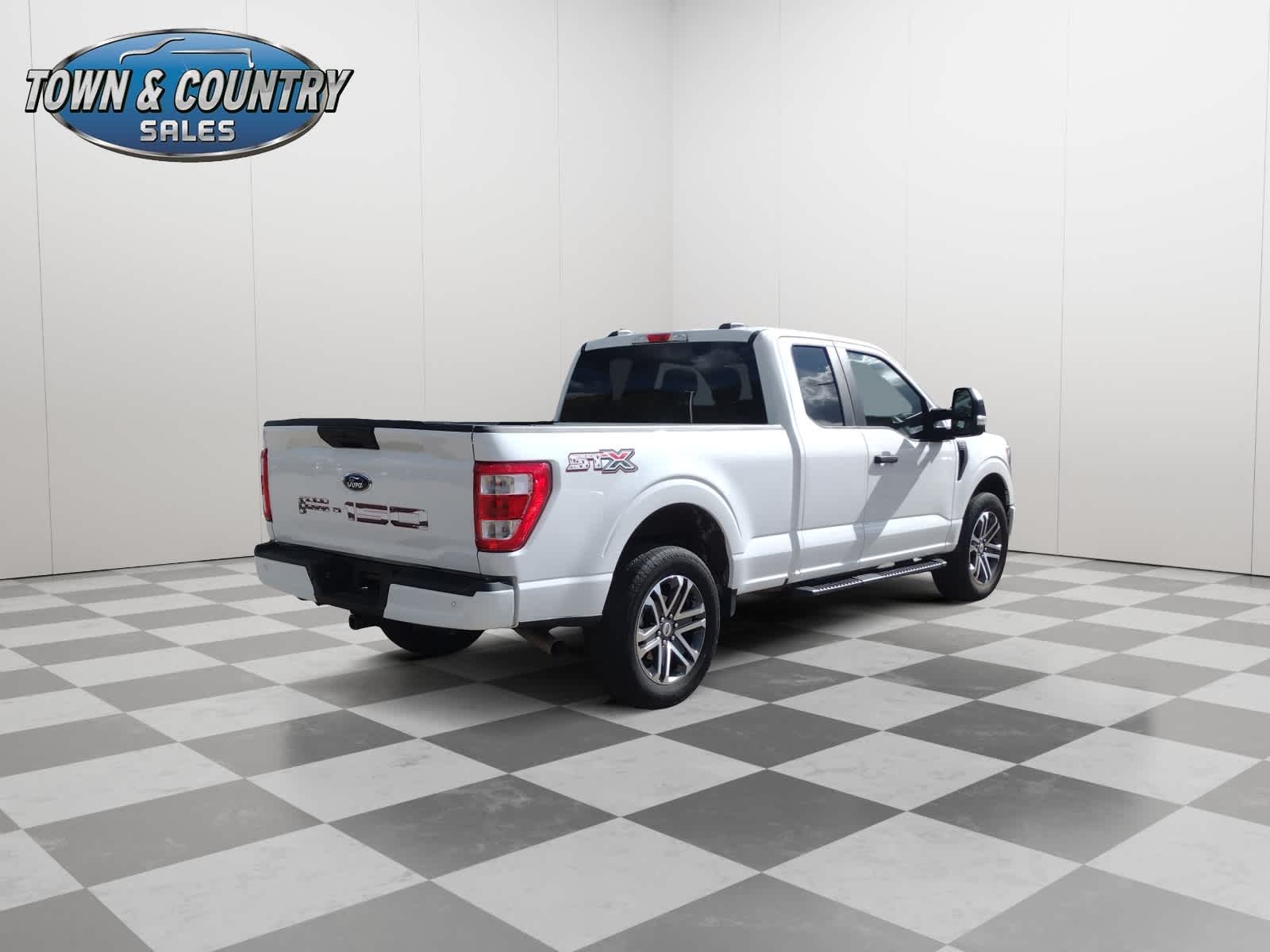 2022 Ford F-150 XL photo 4