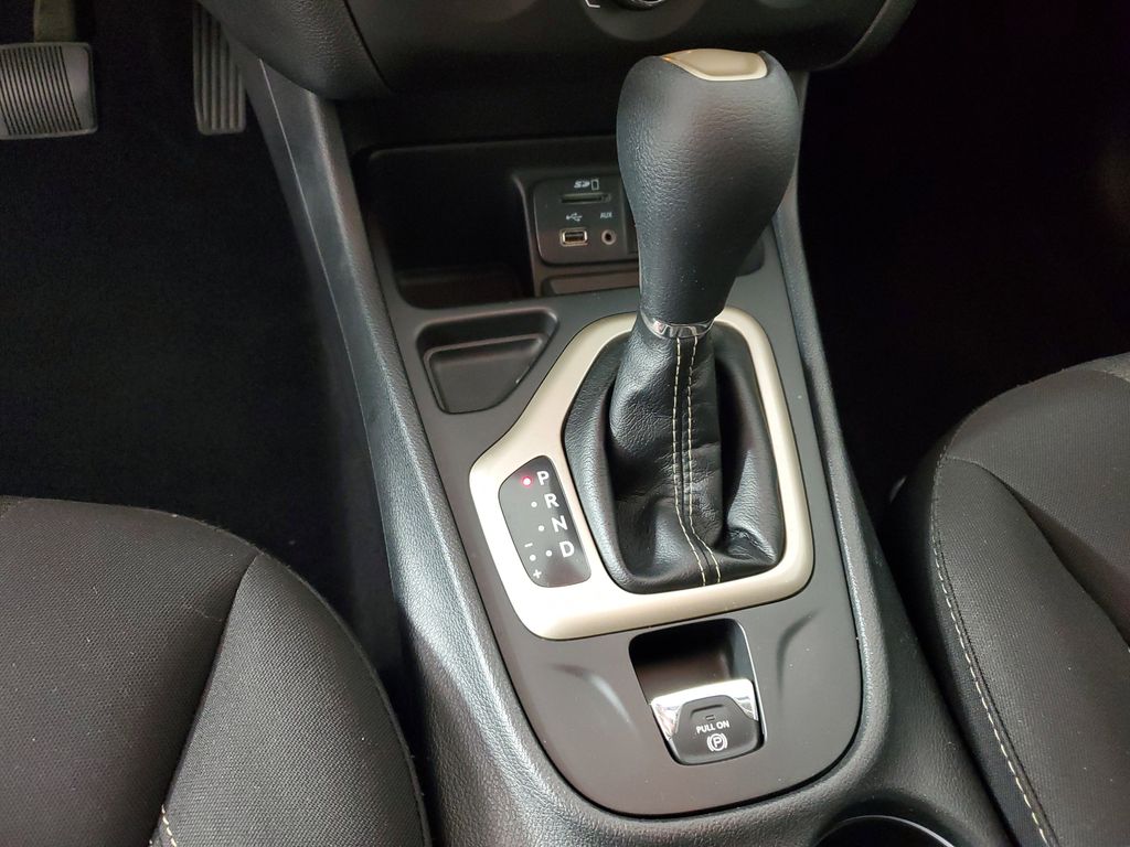 2018 Jeep Cherokee Latitude photo 19