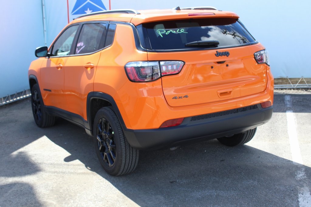 2026 Jeep Compass Latitude photo 4