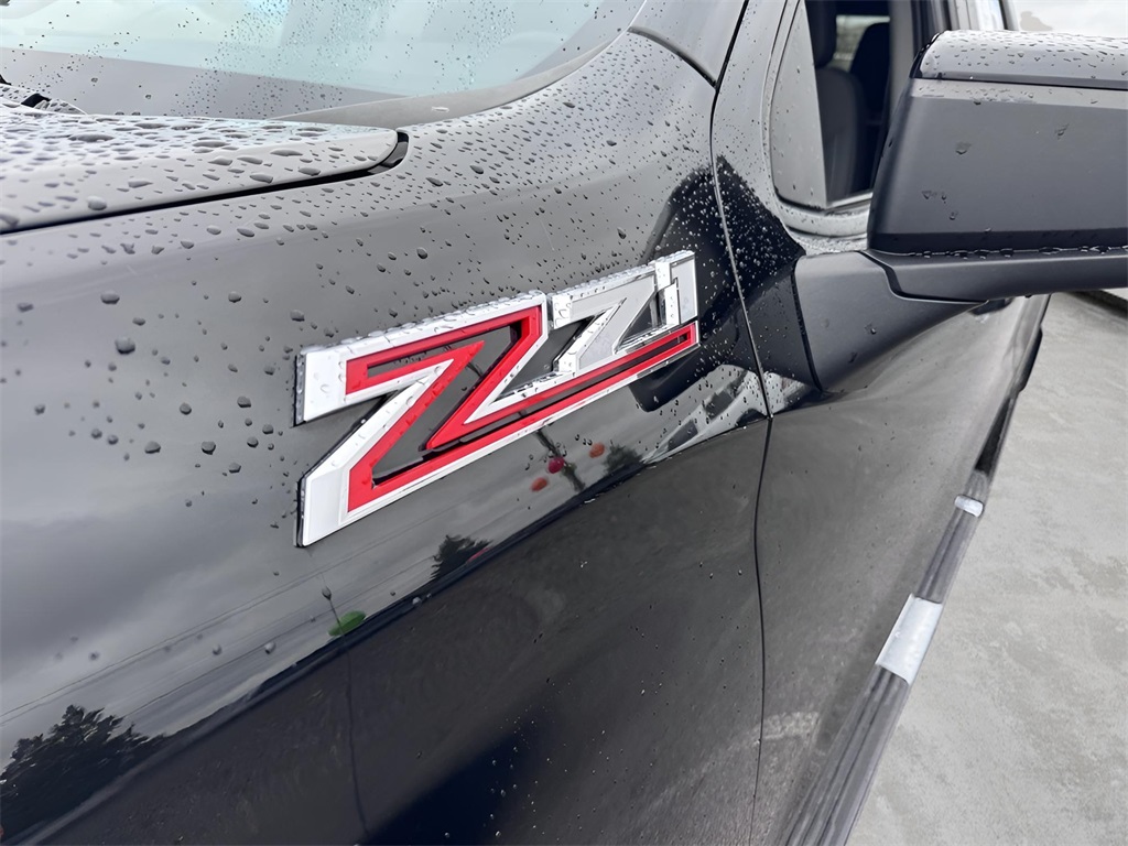 2019 Chevrolet Silverado 1500 RST photo 4