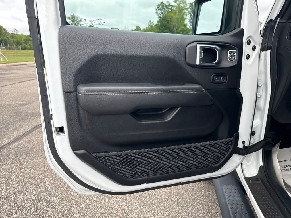 2021 Jeep Wrangler Unlimited Sahara Sport photo 10