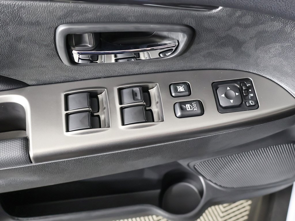 2025 Mitsubishi Outlander Sport ES SE LE photo 26
