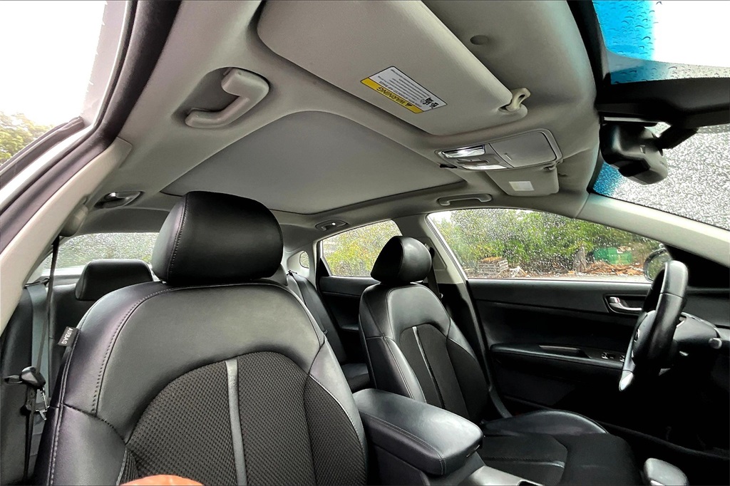 2019 Kia Optima S photo 22