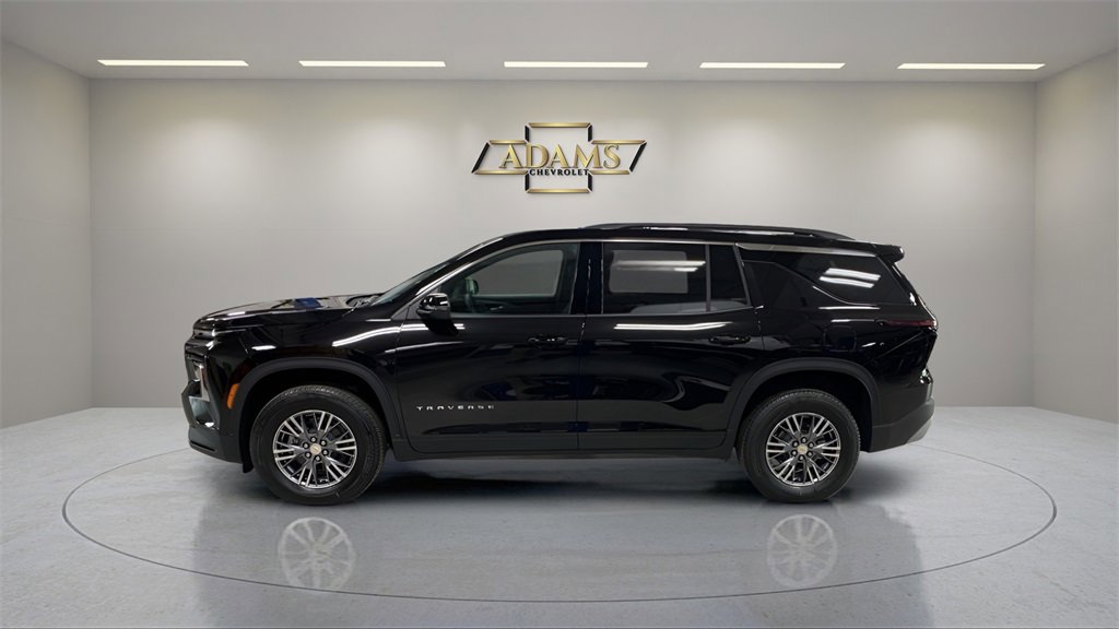 2025 Chevrolet Traverse photo 2