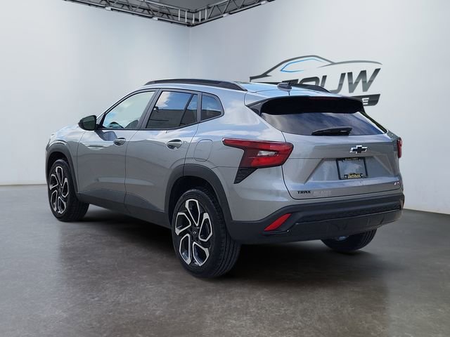 2025 Chevrolet Trax RS photo 5