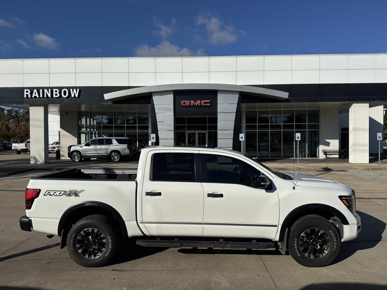 2021 Nissan Titan PRO-4X's photo