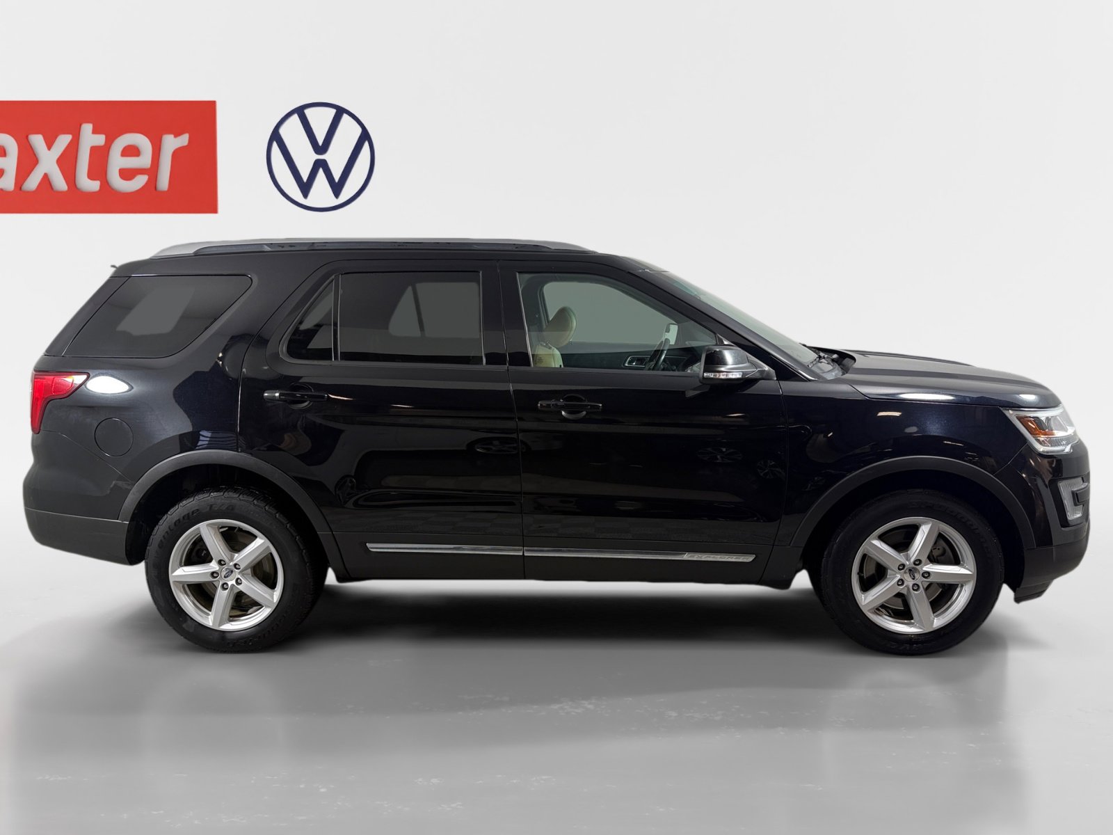 2016 Ford Explorer XLT photo 3