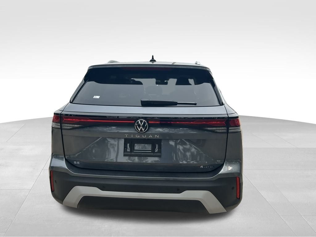 2025 Volkswagen Tiguan SE photo 4
