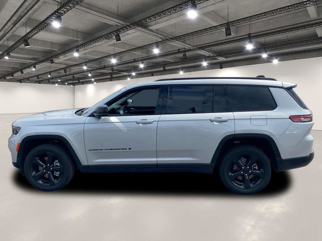 2023 Jeep Grand Cherokee Limited photo 3
