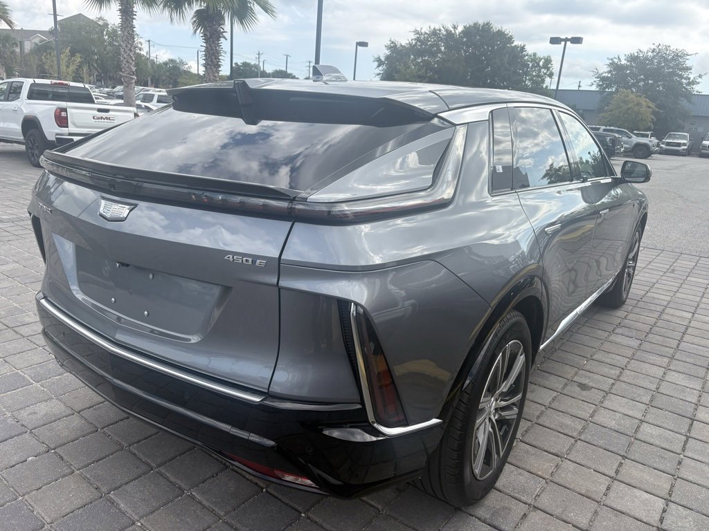 2023 Cadillac Lyriq Luxury photo 4