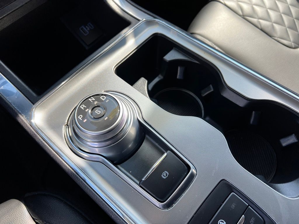 2024 Ford Edge Titanium photo 21