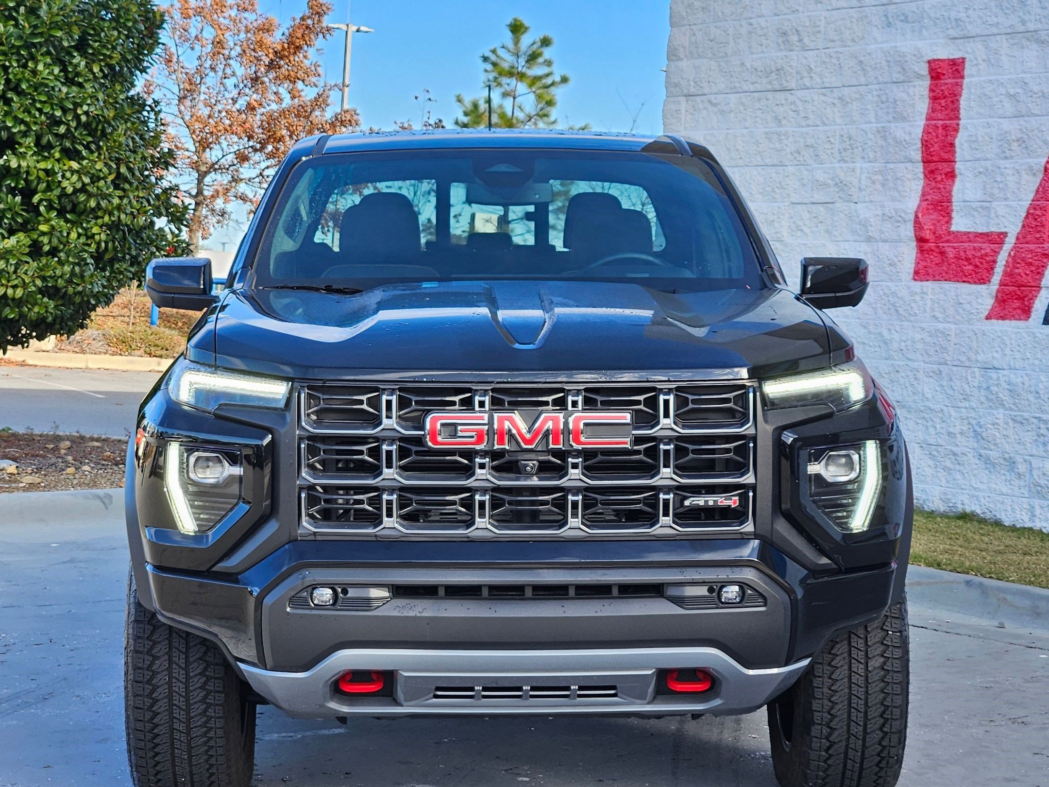 Used 2024 GMC Canyon AT4 with VIN 1GTP6DEK5R1274140 for sale in Little Rock