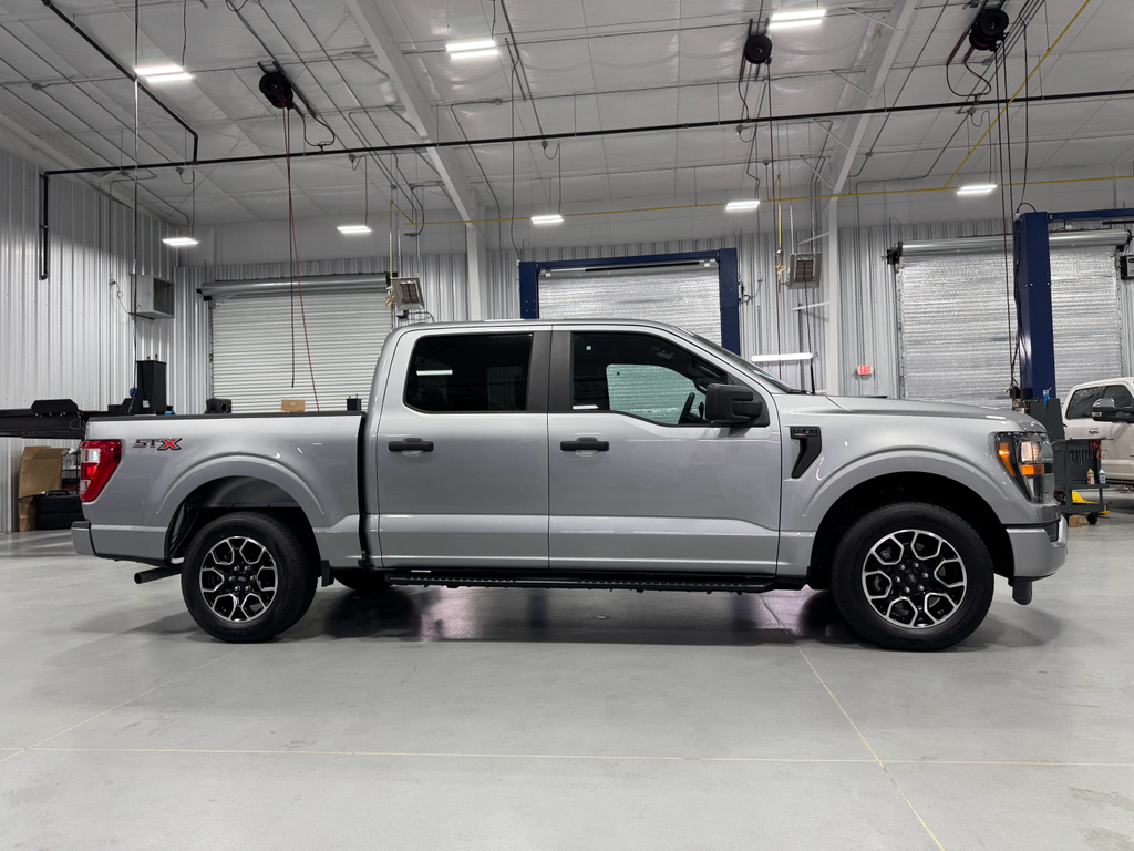 2023 Ford F-150 XL photo 12