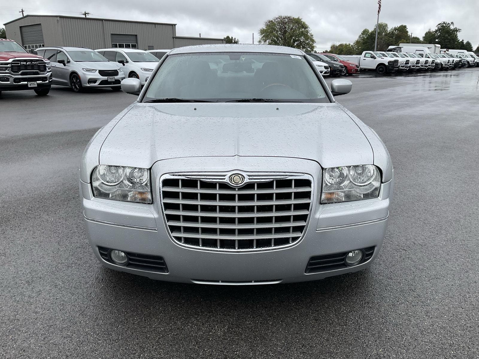 2006 Chrysler 300 Touring photo 2