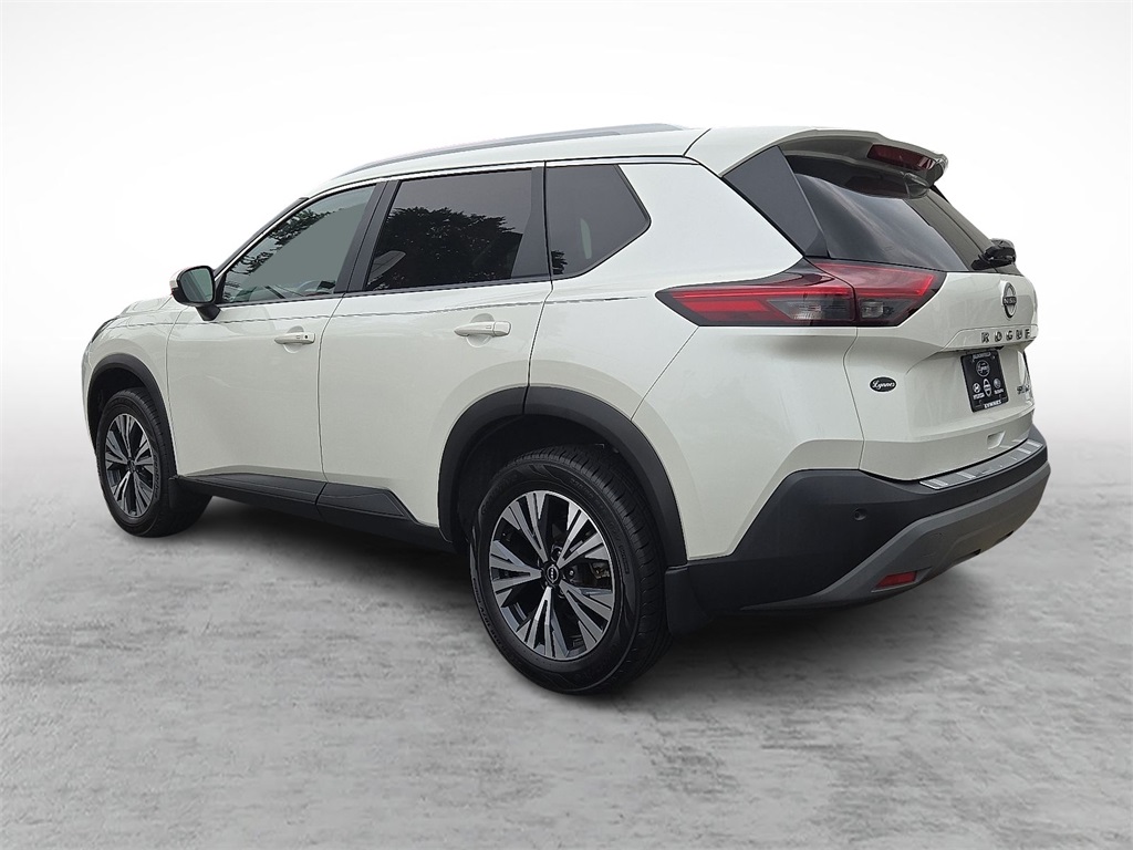 2022 Nissan Rogue SV photo 7