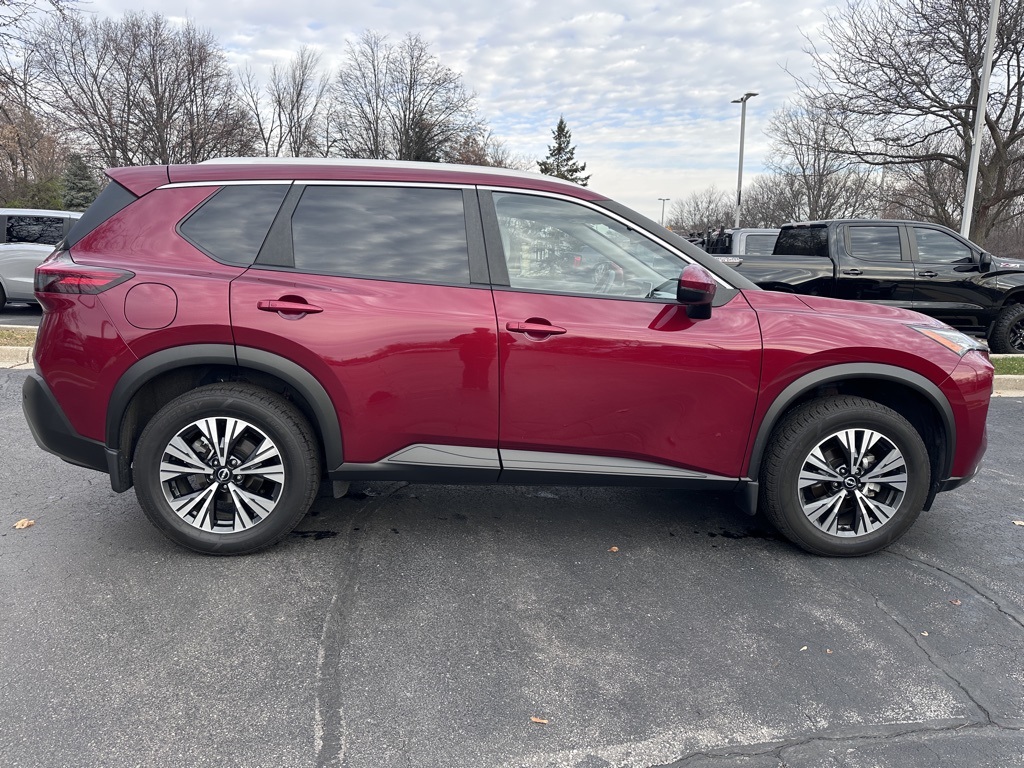2022 Nissan Rogue SV photo 3