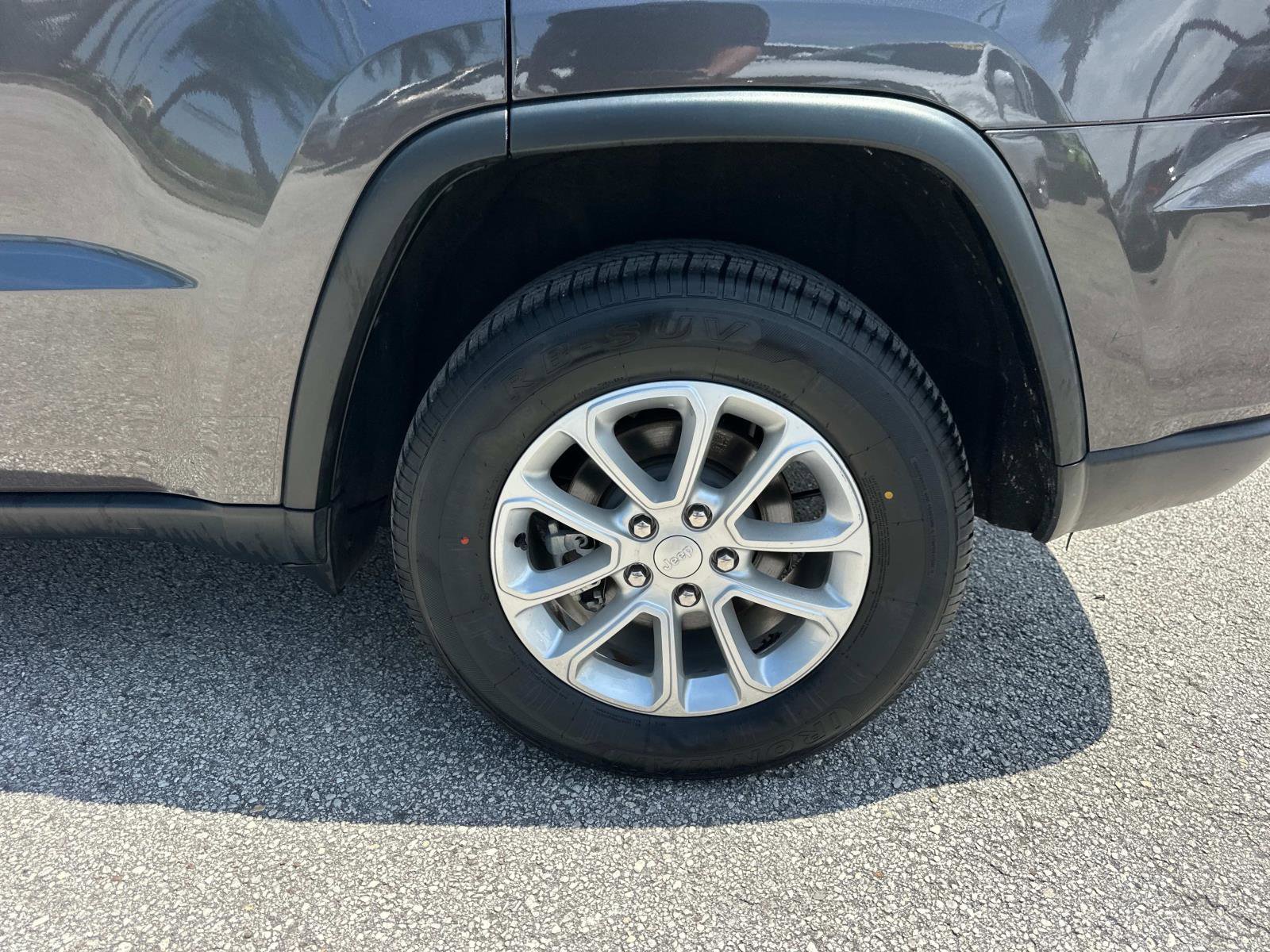 2021 Jeep Grand Cherokee Laredo E photo 9